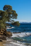 Strand und Bucht des Taubenschlag d ` azur in Richtung zu Cavalaire lizenzfreie stockbilder Strand und Bucht des Taubenschlag d ` azur in Richtung zu Cavalaire lizenzfreie stockbilder