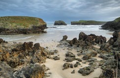 Strand van Barro dichtbij Llanes dorp stock fotografie Strand van Barro dichtbij Llanes dorp stock fotografie