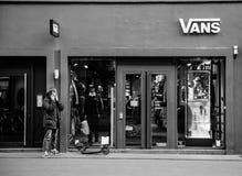 vans store france