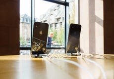 Apple iPhone XS and XS Max in Apple Store during product launch royalty free stock photo Apple iPhone XS and XS Max in Apple Store during product launch royalty free stock photo