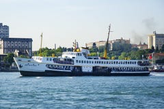 Straße von Istanbul, von Kadikoy-Pier und von Fähren Lizenzfreies Stockbild Straße von Istanbul, von Kadikoy-Pier und von Fähren Lizenzfreies Stockbild