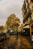 Straße von Paris lizenzfreie stockfotos Straße von Paris lizenzfreie stockfotos