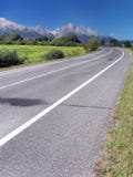 Straße zu hohem Tatras am Sommer lizenzfreie stockfotos Straße zu hohem Tatras am Sommer lizenzfreie stockfotos