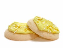 strilat socker två för kakor frostad citron Royaltyfria Bilder strilat socker två för kakor frostad citron Royaltyfria Bilder