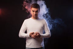 Studioporträt eines muskulösen Sportlers mit einem Baseball-Spieler p stockfotos Studioporträt eines muskulösen Sportlers mit einem Baseball-Spieler p stockfotos