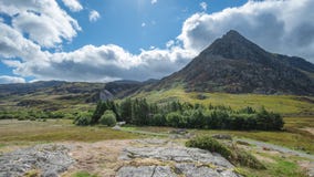 Stunning landscape image of countryside around Llyn Ogwen in Sno royalty free stock image Stunning landscape image of countryside around Llyn Ogwen in Sno royalty free stock image