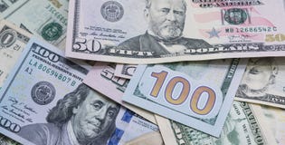 Stäng sig upp av USA sedlar, 100 oss dollaranmärkning, 50 oss dollaranmärkningar, 20 oss dollaranmärkningar arkivbild Stäng sig upp av USA sedlar, 100 oss dollaranmärkning, 50 oss dollaranmärkningar, 20 oss dollaranmärkningar arkivbild