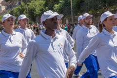 Ståta på den italienska nationella dagen Unga idrottsman nen i bildande arkivfoto Ståta på den italienska nationella dagen Unga idrottsman nen i bildande arkivfoto