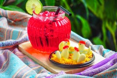 Sucrerie thaïlandaise de dessert, de poulet et eau rouge avec la chaux photo stock Sucrerie thaïlandaise de dessert, de poulet et eau rouge avec la chaux photo stock