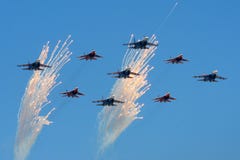 Sukhoi Su-27 и Mikoyan MiG-29 русской военновоздушной силы во время Vict стоковая фотография Sukhoi Su-27 и Mikoyan MiG-29 русской военновоздушной силы во время Vict стоковая фотография