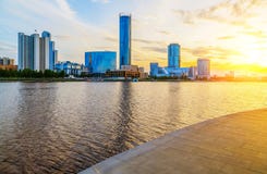 Sun and the beautiful sunset over the city center and city pond of Yekaterinburg in summer Royalty Free Stock Photos Sun and the beautiful sunset over the city center and city pond of Yekaterinburg in summer Royalty Free Stock Photos