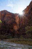 Sun che mette in Zion National Park fotografia stock libera da diritti Sun che mette in Zion National Park fotografia stock libera da diritti