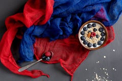 Sund frukost med halsdukar royaltyfria bilder Sund frukost med halsdukar royaltyfria bilder