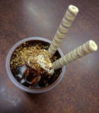 sundae шоколада с прерванным каштаном стоковые фотографии rf sundae шоколада с прерванным каштаном стоковые фотографии rf