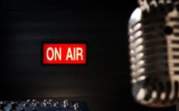 Sur l'enseigne d'air dans le studio sain image stock Sur l'enseigne d'air dans le studio sain image stock