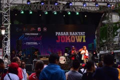Surabaya, Ινδονησία στις 23 Μαρτίου 2019 Η οδός Tunjungan γίνεται αυτοκίνητο ελεύθερο για την εκστρατεία Προέδρου Bazaar φεστιβάλ στοκ εικόνα Surabaya, Ινδονησία στις 23 Μαρτίου 2019 Η οδός Tunjungan γίνεται αυτοκίνητο ελεύθερο για την εκστρατεία Προέδρου Bazaar φεστιβάλ στοκ εικόνα