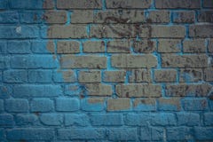 Surface de mur de briques dans le ton de bleu marine Fond et texture architecturaux abstraits pour la conception photographie stock libre de droits Surface de mur de briques dans le ton de bleu marine Fond et texture architecturaux abstraits pour la conception photographie stock libre de droits