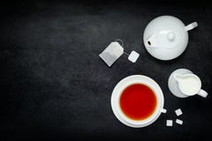 Svart kaffe med mjölkar och kopierar utrymme arkivbild Svart kaffe med mjölkar och kopierar utrymme arkivbild