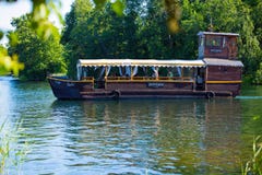 Svyturis-Brauerei förderte Ausflüge auf einem See stockbilder Svyturis-Brauerei förderte Ausflüge auf einem See stockbilder
