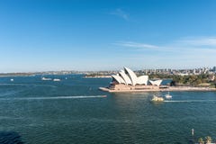 SYDNEY, AUSTRALIË - NOVEMBER 17, 2014: Sydney Harbour With Opera House Landschap Stock Foto's SYDNEY, AUSTRALIË - NOVEMBER 17, 2014: Sydney Harbour With Opera House Landschap Stock Foto's