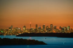 Sydney City en Sydney Harbour bij zonsondergang stock fotografie Sydney City en Sydney Harbour bij zonsondergang stock fotografie