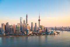 Szanghaj Pudong przy półmrokiem obrazy stock Szanghaj Pudong przy półmrokiem obrazy stock