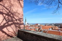Szenische Ansicht der alten Stadt, Tallinn, Estland lizenzfreies stockbild Szenische Ansicht der alten Stadt, Tallinn, Estland lizenzfreies stockbild