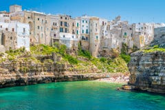 Szenischer Anblick in Polignano eine Stute, Bari Province, Apulien Puglia, Süd-Italien stockbilder Szenischer Anblick in Polignano eine Stute, Bari Province, Apulien Puglia, Süd-Italien stockbilder