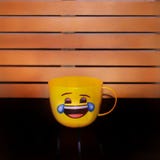 Szkło z emoji śmiech fotografia royalty free Szkło z emoji śmiech fotografia royalty free