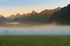 Södra ö för nyazeeländsk Milford Sound Fiordland nationalpark arkivbild Södra ö för nyazeeländsk Milford Sound Fiordland nationalpark arkivbild