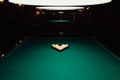 Table de billards avec les boules blanches Jeu de piscine de Billards image libre de droits Table de billards avec les boules blanches Jeu de piscine de Billards image libre de droits
