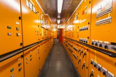 Tablero de interruptor del sistema eléctrico de la nave foto de archivo Tablero de interruptor del sistema eléctrico de la nave foto de archivo