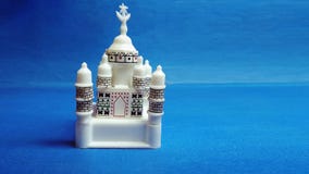 Taj diminuto mahal no fundo azul fotos de stock Taj diminuto mahal no fundo azul fotos de stock