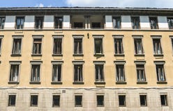 Tappningbyggnad av för semesterortpolikliniken för sanatoriet det centrala sjukhuset forretired gammalt sjukt folk i den balneary fotografering för bildbyråer Tappningbyggnad av för semesterortpolikliniken för sanatoriet det centrala sjukhuset forretired gammalt sjukt folk i den balneary fotografering för bildbyråer