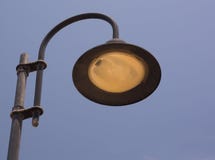 Tappningstreetlamp och blå himmel Royaltyfria Bilder Tappningstreetlamp och blå himmel Royaltyfria Bilder
