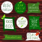 Tappningtecken: vegetarian rå grön meny, alla organiska ingredienser, 100 ECO, strikt vegetarianmat, 100 VEG, pescatarian som är royaltyfri illustrationer Tappningtecken: vegetarian rå grön meny, alla organiska ingredienser, 100 ECO, strikt vegetarianmat, 100 VEG, pescatarian som är royaltyfri illustrationer