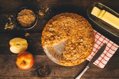 Tarte aux pommes Flatlay de chute images stock Tarte aux pommes Flatlay de chute images stock