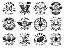 Tatuuje pracownianego dużego set wektorowi roczników emblematy royalty ilustracja Tatuuje pracownianego dużego set wektorowi roczników emblematy royalty ilustracja