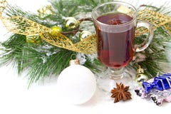 Taza de la Navidad con el té adornado imagenes de archivo Taza de la Navidad con el té adornado imagenes de archivo