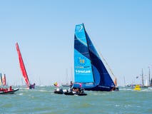 Team Vestas in Brunel-in-havenras van Volvo Ocean Race beëindigt Festival in Scheveningen, Den Haag, Nederland VOR 2017-2018 stock foto's Team Vestas in Brunel-in-havenras van Volvo Ocean Race beëindigt Festival in Scheveningen, Den Haag, Nederland VOR 2017-2018 stock foto's