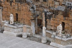 Teater - forntida Greco-romare och bysantinsk stad av Hierapolis royaltyfri bild Teater - forntida Greco-romare och bysantinsk stad av Hierapolis royaltyfri bild