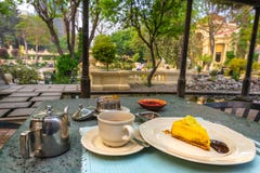 Teatime στον κήπο των ονείρων στοκ φωτογραφία Teatime στον κήπο των ονείρων στοκ φωτογραφία