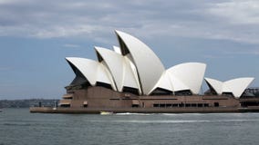 Teatro de la ópera de Sydney en Australia almacen de video Teatro de la ópera de Sydney en Australia almacen de video