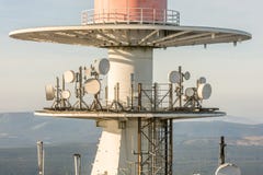 Technik auf einem Funkmast im Detail stockfotos Technik auf einem Funkmast im Detail stockfotos
