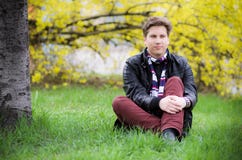 Teenager draußen lizenzfreies stockfoto Teenager draußen lizenzfreies stockfoto
