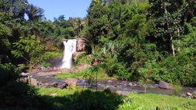Tegenunganwaterval in Bali royalty-vrije stock foto's Tegenunganwaterval in Bali royalty-vrije stock foto's
