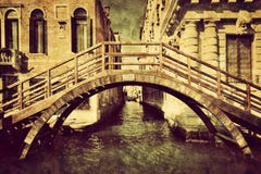 Tela dell'annata di Venezia, Italia Un ponte romantico fotografia stock libera da diritti Tela dell'annata di Venezia, Italia Un ponte romantico fotografia stock libera da diritti