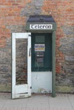 Teléfono viejo en alguna parte en Irlanda fotografía de archivo Teléfono viejo en alguna parte en Irlanda fotografía de archivo
