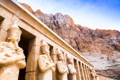 Templo de Hatchepsut Os túmulos dos nobres foto de stock Templo de Hatchepsut Os túmulos dos nobres foto de stock