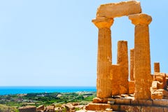 Templo de Juno en el valle de los templos, Sicilia fotografía de archivo Templo de Juno en el valle de los templos, Sicilia fotografía de archivo